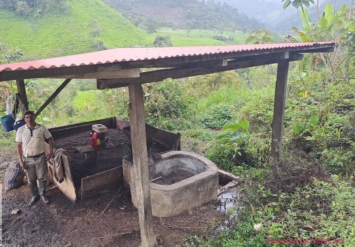 ENTREGA DE TECHOS PARA COMPOSTERAS 2.jpeg